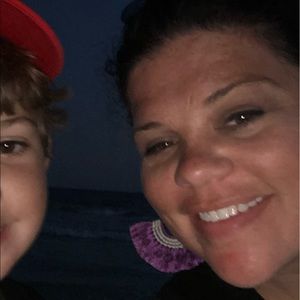 Meet your Posher, Hilary